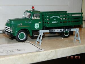 First Gear International 1957 Stake Truck City of New York POLICE 1:34