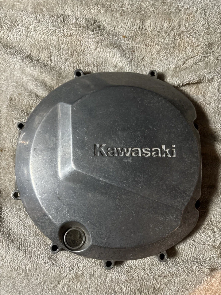 Cubierta de embrague motor lado derecho 84 Kawasaki ZN1100 ZN 1100 LTD. Sin grietas Foto 1 de 1