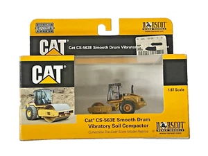 NORSCOT Caterpillar Cat CS-563E Smooth Drum Vibratory Soil Compactor Scale 1.87 - Picture 1 of 3