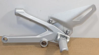 Левый задний кронштейн и подножка Ducati Panigale V4 V4S V4R от оригинального производителя 82433461a - Изображение 1 из 4