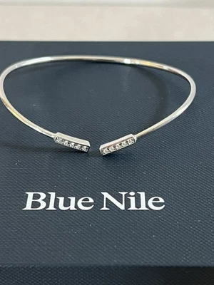 Brazalete Brazalete Flexible Diamante Oro Blanco 14k Blue Nile Foto 1 de 4