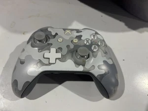 Xbox One Controller Adapter Compatible with Xbox Series S & Series X - Picture 1 of 2