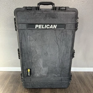 Pelican 1650 Rolling Hard Case Store Protection Black Interior 28.57x17.52x10.65 - Picture 1 of 10