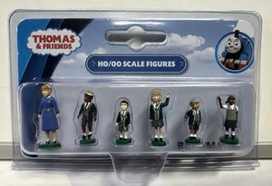Bachmann HO Scale Thomas & Friends Lehrer mit Schulkindern Figuren #33303 - Bild 1 von 4