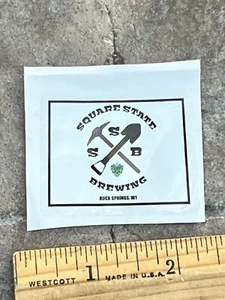 SQUARE STATE BRAUEREI BRAUEREI BIER AUFKLEBER Wyoming Brew Rock Springs Wasserflasche - Bild 1 von 1