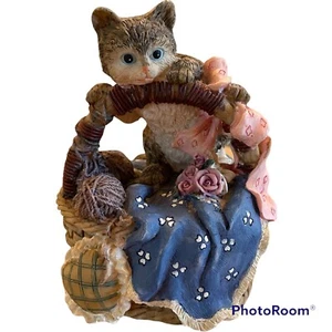 Vintage Music Box Cat Kitten in Yarn Basket Plays My Favorite Things - Picture 1 of 8