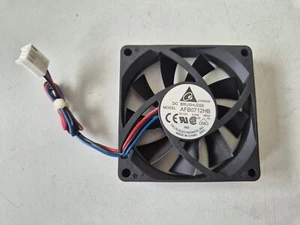Ventilador de refrigeración Delta Electronics DC12V 0,33A CPU (AFB0712HB) USADO - Imagen 1 de 3