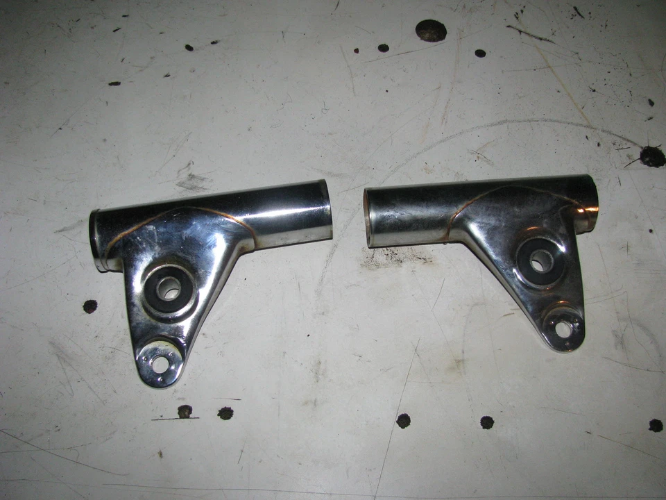 76 77 Kawasaki KZ400S 400 KZ400D KZ400 1975 ojales de tanque de gasolina Foto 1 de 1