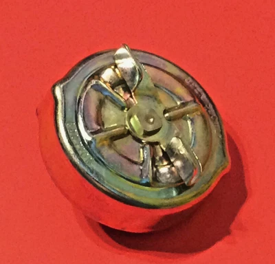 Крышка бензобака STANT 71 72 73 74 OLDSMOBILE 98 Cutlass 442 Toronado F85 Delta 88 - Изображение 1 из 4