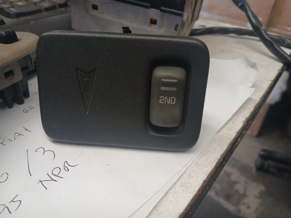 98-02 PONTIAC FIREBIRD GRAFITE CINZA SEGUNDA 2ª marcha interruptor de partida e painel GM V6 - Imagem 1 de 4