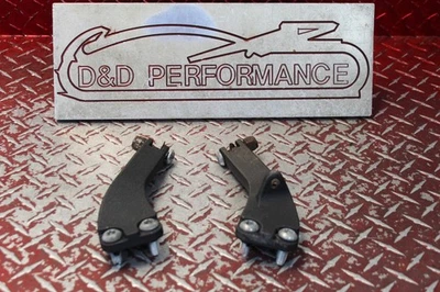 2006 HARLEY DAVIDSON DYNA SUPER GLIDE PASSENGER FOOT PEG BRACKETS DSG17 - Image 1 of 4