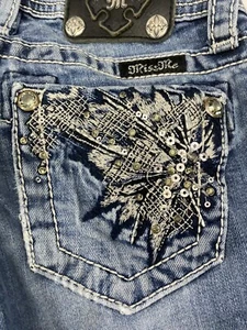 "Pantalones cortos de mezclilla azules occidentales Miss Me calce bajo (Bermudas) talla 10X9""" - Imagen 1 de 7