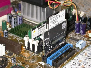 ADAPTER IDE 40-PIN TO CF-CARD MICRODRIVE CF-KARTE COMPACTFLASH ADAPTOR - Picture 1 of 1