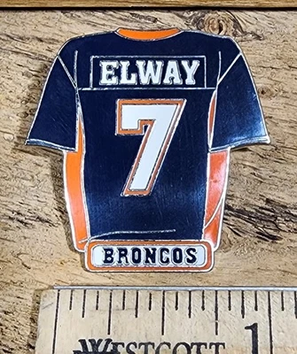 Prendedor de sombrero de camiseta vintage 1998 John Elway Broncos Foto 1 de 2
