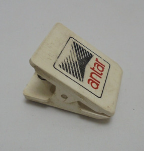 Pince ANTAR ( HUILE - Pétrole ) pour documents 4,5 cm x 3,4 cm
