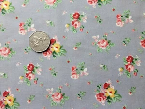 1 metre cotton poplin with sprigs of pink and yellow flowers on light grey - Picture 1 of 1