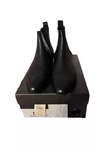 Banana Republic Womens Ankle Boots Black Leather Pull On Elastic Gussets Size 8 - Picture 1 of 18