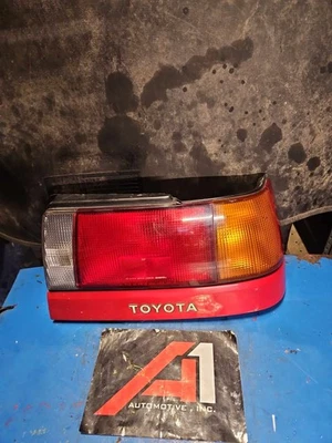 91-94 TOYOTA TERCEL Right Tail Light Assembly Reverse Lamp Passenger Side Rh OEM Foto 1 de 4