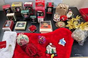 Lot-35 alte, neu Vintage Pailletten Porzellan Glas Kunststoff Weihnachtsschmuck & mehr LESEN - Bild 1 von 8