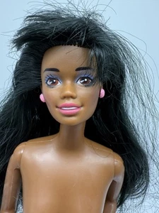 Pendientes Barbie Bathtime Fun AA #9603 1990 Desnuda Para ÚNICOS Rosa Christie Años 80 90 - Imagen 1 de 14