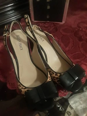 Ellen Tracy animal print pelo de vaca cabestrillo trasero cuñas talla 7,5 Foto 1 de 3