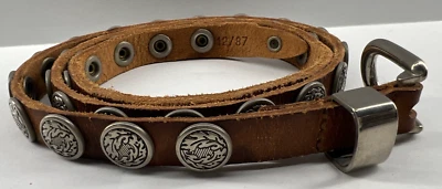 Cinturón de cuero marrón para mujer - Hebilla plateada - Concho Foto 1 de 3