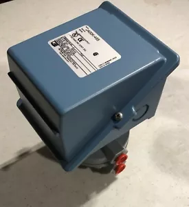 SWITCH, PRESSURE, J400K455M446G; UNITED ELECTRIC; HC - Picture 1 of 7
