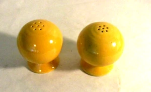 VINTAGE FIESTA YELLOW SALT AND PEPPER SHAKERS NO CORKS - Picture 1 of 3