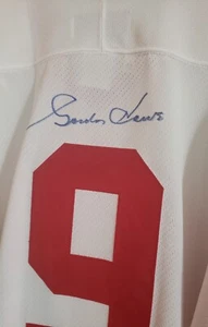 GORDIE HOWE Signed Detroit Red Wings Hockey Jersey- WHITE - Picture 1 of 9