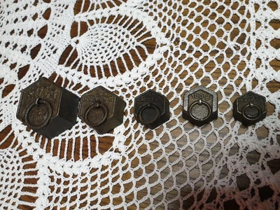 Anciens  poids  Balance en fonte avec Poinçons contrôle d'état - Photo 1/4