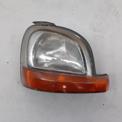 260105328R FANALE ANT. DESTRO per RENAULT KANGOO (08/97>04/03<) 1.2 MNV 2005 - Immagine 1 di 4