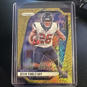 2024 NFL Prizm Fotl Devin Singletary Gold Shimmer /10 Giants - Picture 1 of 2