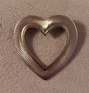Goldtone Cut Out Heart Pin - Picture 1 of 4
