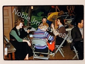 1960 Party Scene. Pretty Women Playing Cards Chicago Kodachrome 35mm Slide - Picture 1 of 2