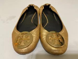 Piatti con logo Tory Burch oro balletto tacchi elastici taglia 7,5 - Foto 1 di 4