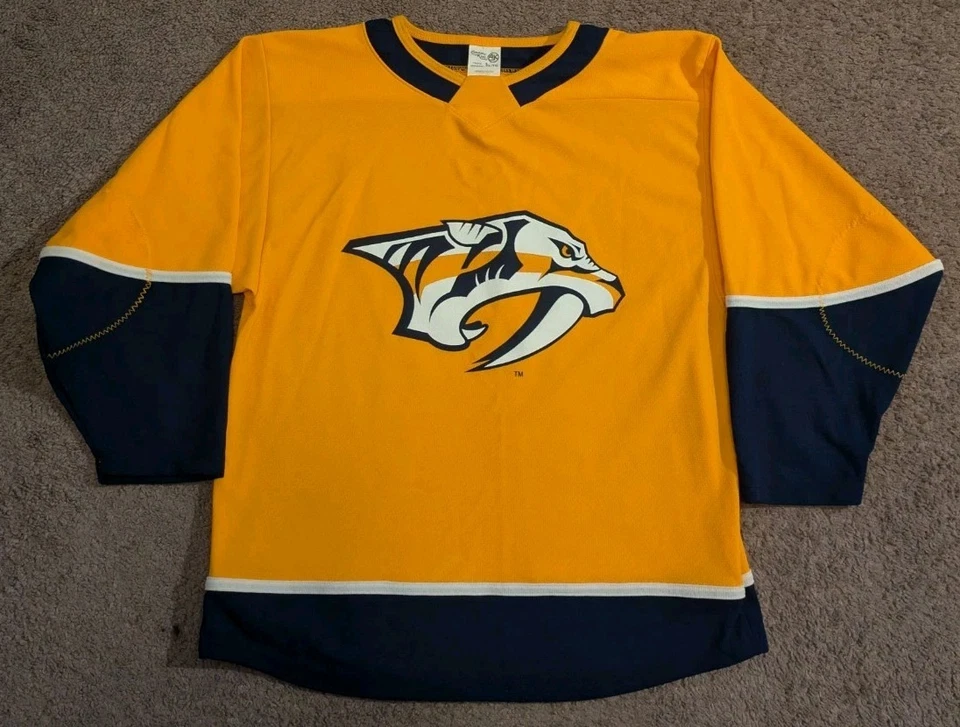 Camiseta deportiva de hockey tejida deportiva Nashville Predators #59 amarilla juvenil XL Foto 1 de 4
