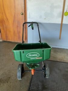 SCOTTS SPEEDY GREEN 3000 BROADCAST SPREADER Used...Good Working Condition!
