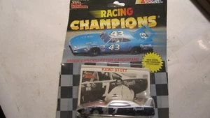 Racing Champions Stock Auto con Cartone & Stand ,# 7 Ramo Scott Plymouth - Foto 1 di 3