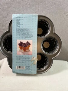 Nordic Ware Eistüte Cupcake Form zum Backen & Dekorieren Neu - Bild 1 von 2
