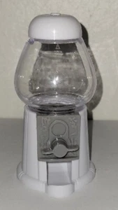 Small Plastic Useable Gumbal Machine About 5" Tall - Picture 1 of 4