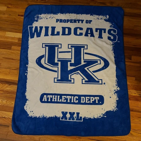 NCAA Kentucky Wildcats UK Athletics Fleece Throw Lap Blanket Vintage 80s EUC Cover