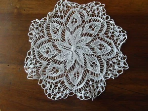  NAPPERON  ANCIEN blanc tricot  26 cm @ @OLD mat - Picture 1 of 6