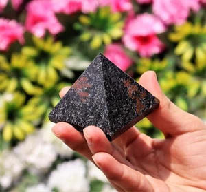 Piramide di pietra Reiki 55 mm spinello naturale in matrice energia curativa metafisica 55 mm - Foto 1 di 10