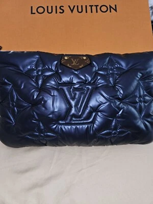 Louis Vuitton SKI Maxi Almohada GRANDE Bolso Econyl Monograma Azul Excelente  Foto 1 de 4