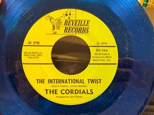 7'' 45 RPM THE CORDIALS THE INTERNATIONAL TWIST ON REVEILLE RV 106 1950 NM/M BLU - Picture 1 of 2