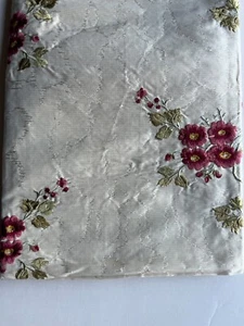 Meidiland Berry Fabric Remnant 24"x24" - Picture 1 of 3
