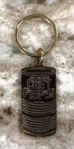 Vintage Schlüsselanhänger Diät Pepsi eine Kalorie Dose geformt goldfarben Messing Metall 1130 - Bild 1 von 2