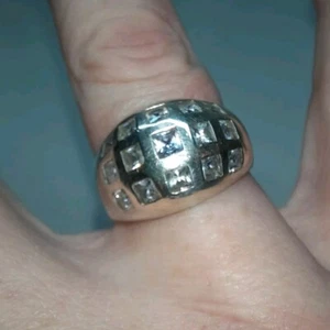 10K5 JOLIE GROSSE BAGUE EN ARGENT MASSIF 925 DOME PAVE ZIRCONS TAILLE 60 - Imagen 1 de 6