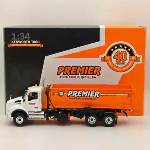 PRIMO 1/34 KENWORTH T880 CON CONTENITORE ROLL-OFF STILE VASCA 10-4241 CAMION PRESSOFUSO - Foto 1 di 9