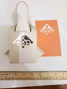 Martha Stewart Scrapbooking Paper Punch - Picture 1 of 4